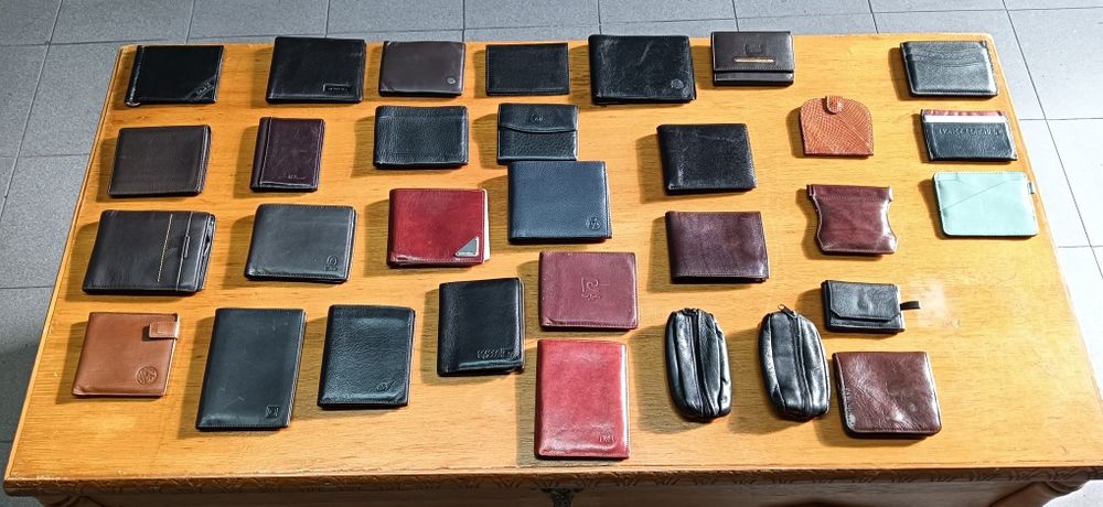 Lote de várias carteiras em pele genuína