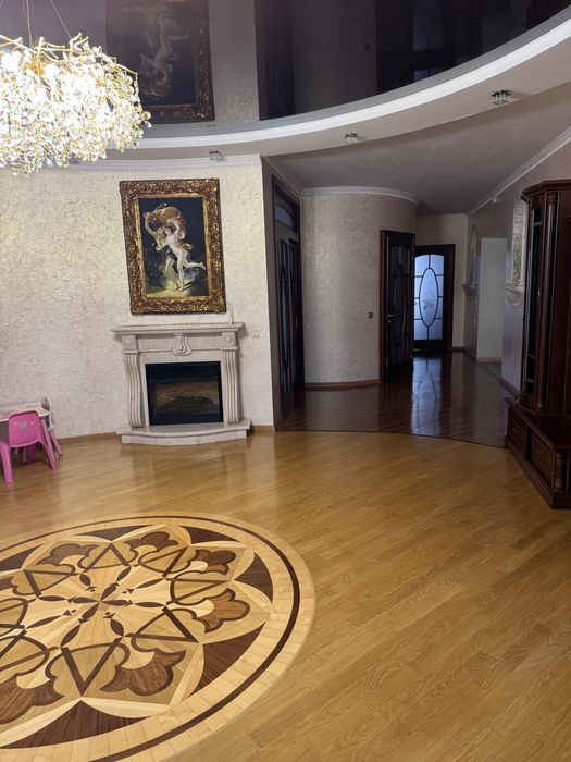 Сдам 4-х комнатную квартиру 150 м кв в кирпичном доме на ул. Тополевая