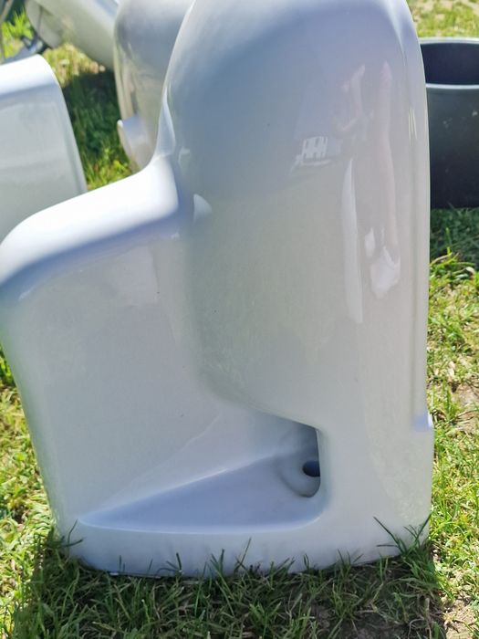 Miska WC podwieszana z sedesem marki ROCA