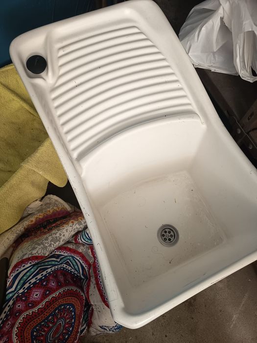 Tanque de roupa em bom estado