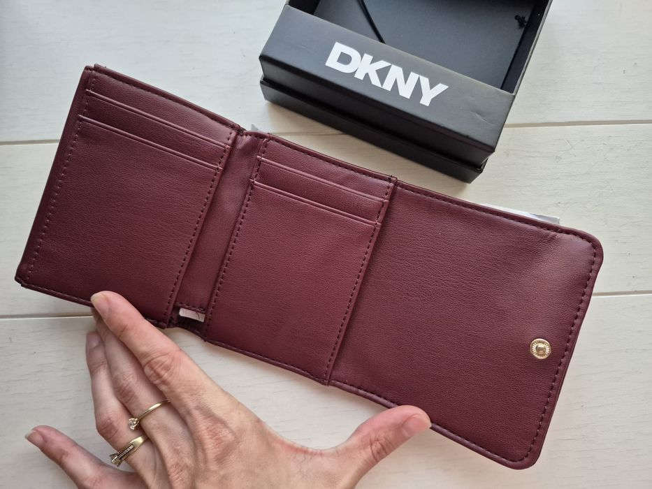 Portfel Damski DKNY Pudełeczko