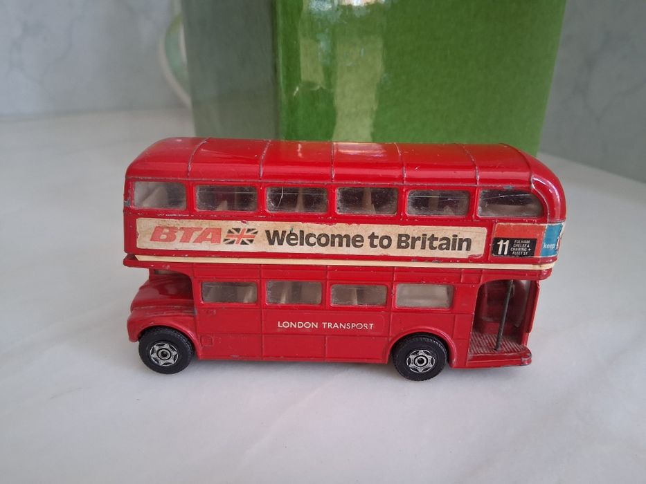 Carro miniatura Bus tipico inglês antigo