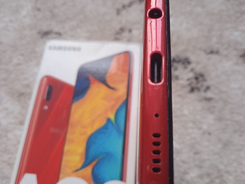 Телефон СамсунгА 30 .3100 гривень