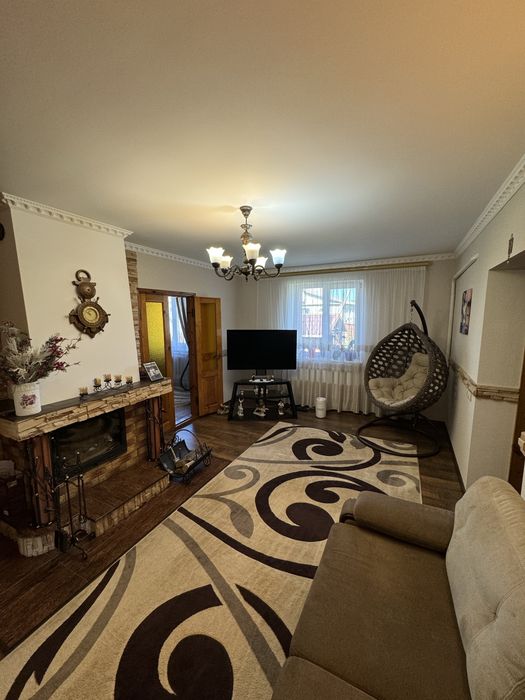 Продам цегляний утеплений будинок  100м2  на дділянці 19соток