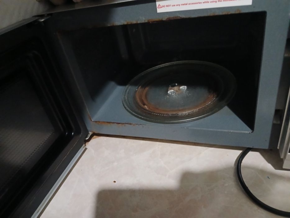 Mikrofala firmy Sharp