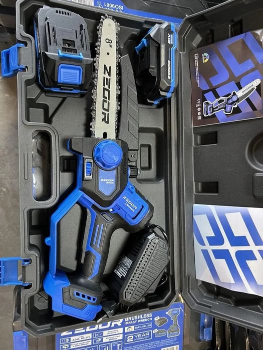 Акумуляторна ланцюгова пила Zegor CSAX-21BL-8 з кейсом