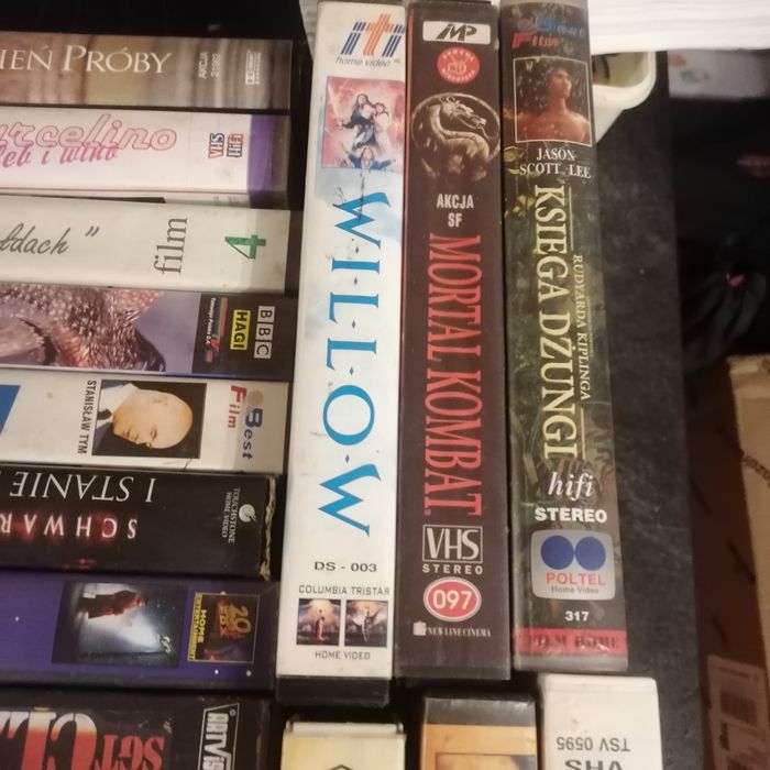 Kasety filmy vhs różne