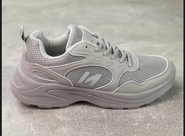 Кросівки,розмір 40