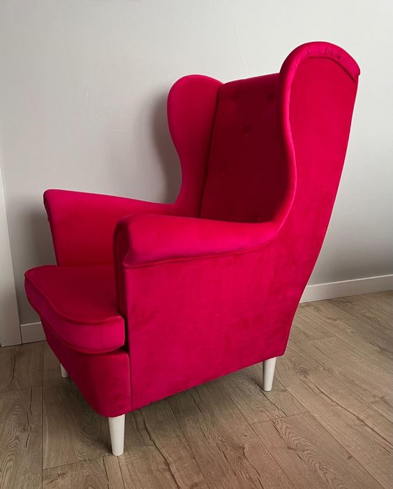 Fotel Uszak z podnozkiem malina/fuksja