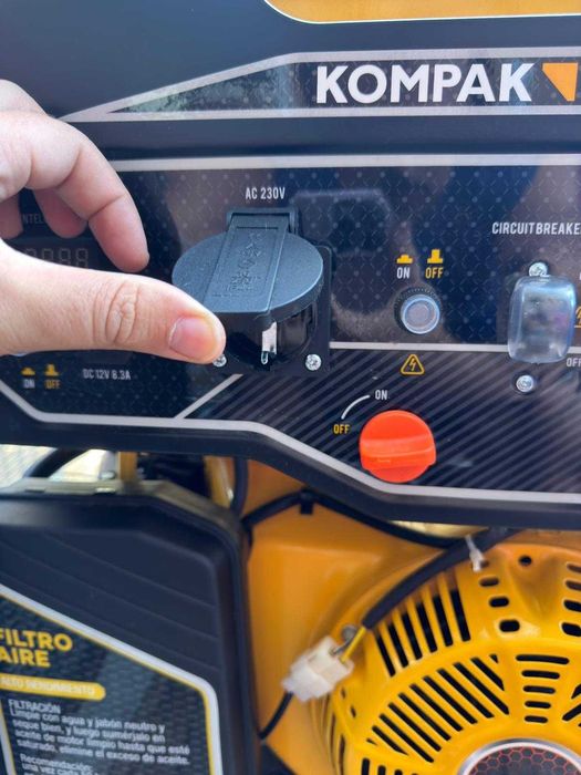 Gerador a Gasolina 8.5kW Kompak K9000E Strong AVR – Como Novo