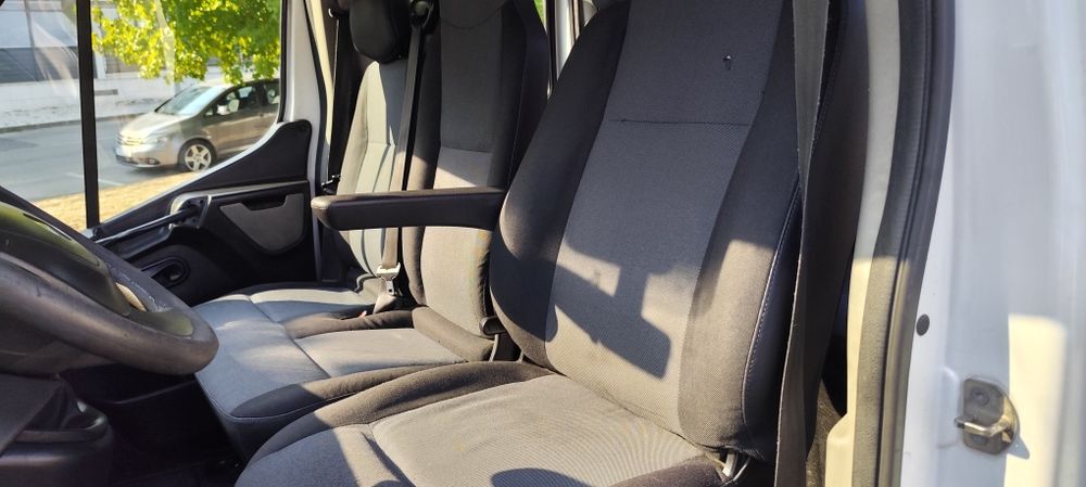Renault Master 100DCi cabine dupla comercial 
Revisão feita em bom est