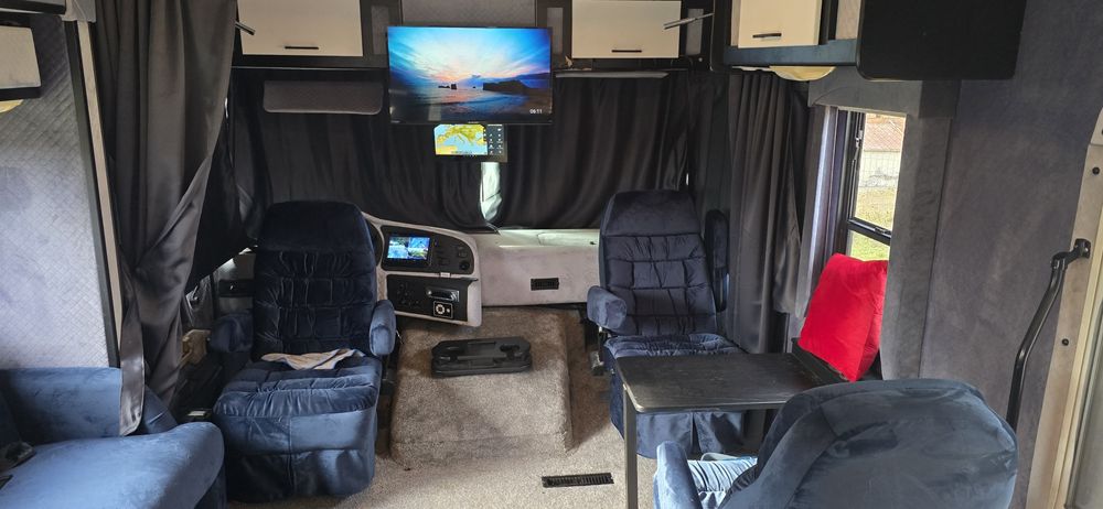 Kamper Forest River Georgetown 346DS – USA Class A, V10, 2002 r.