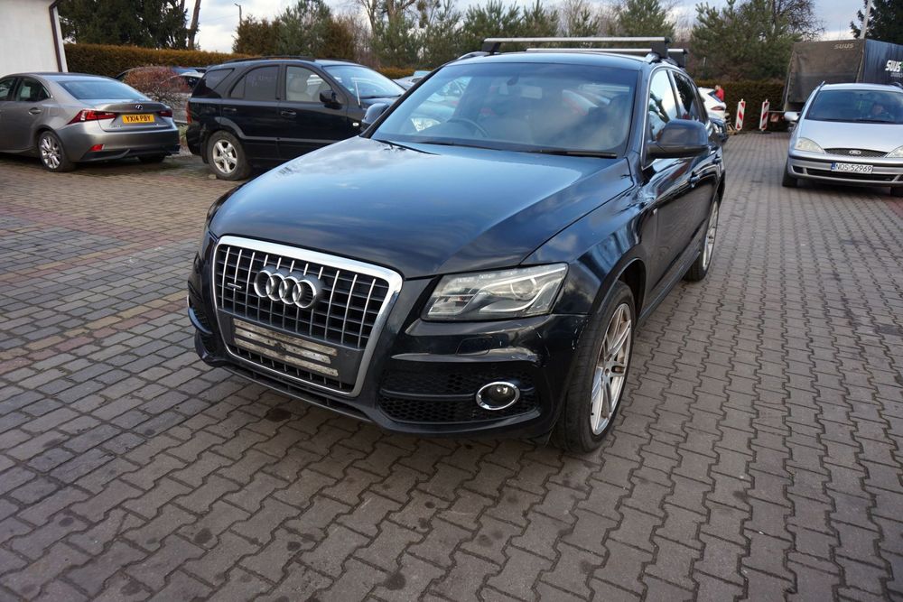 ZACISK HAMULCOWY PRAWY TYŁ Q5 I 8R 2.0 TDI ELEKTRYCZNY AUDI 2008-2012