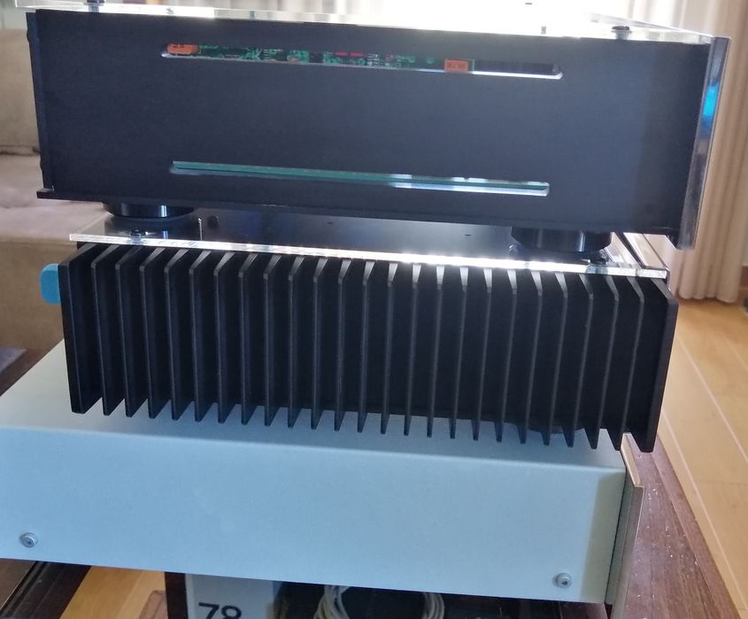 Conjunto Burmester 933 power e pré/amplificador 935 e tuner 993 rondo