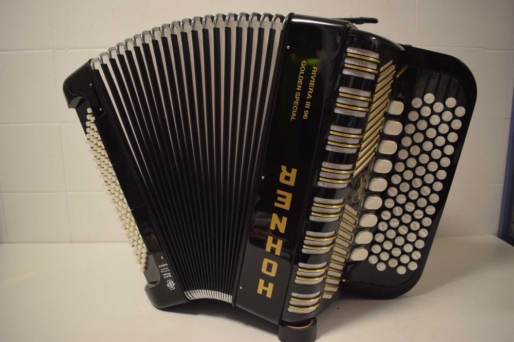 Acordeao Hohner Rveira III Gold 3 Voz, N . 116