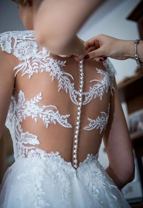 Suknia ślubna Leticia wraz z welonem Gratis Bolerko Okazja !!