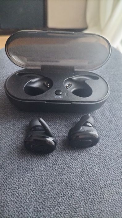 Auriculares pretos