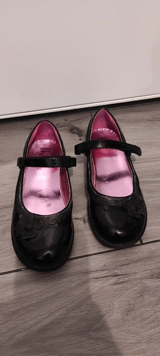 Buty do sukienki 33
