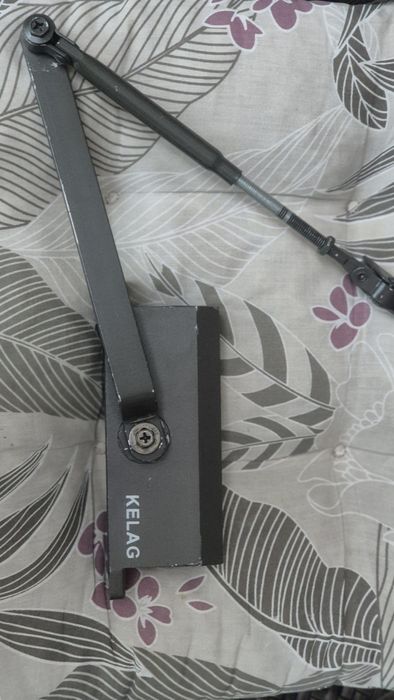 Samozamykacz do drzwi Kelag