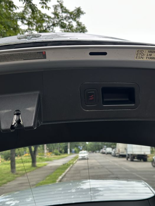 Tesla Model S  75 ( Тесла )