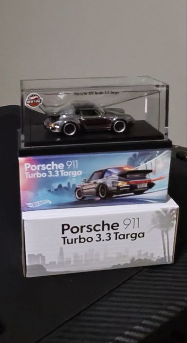 Hot wheels porshe turbo 3.3 targa chase
