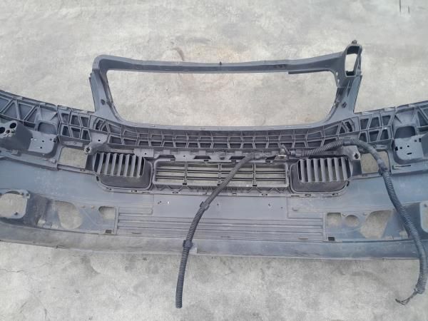 Pára-choques frente VOLKSWAGEN Transporter V (7HA, 7HH, 7EA, 7EH)
