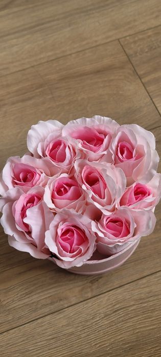 Wieczne róże, kwiaty w pudełku