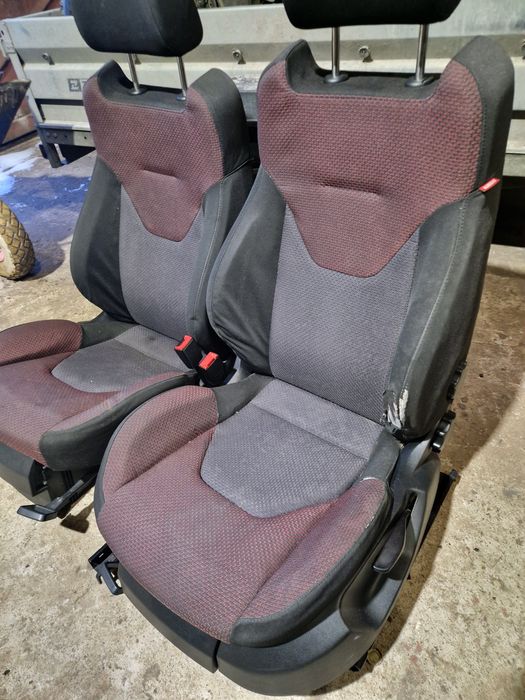 Fotele Kubełkowe KPL. przód i tył Seat Altea 2004r