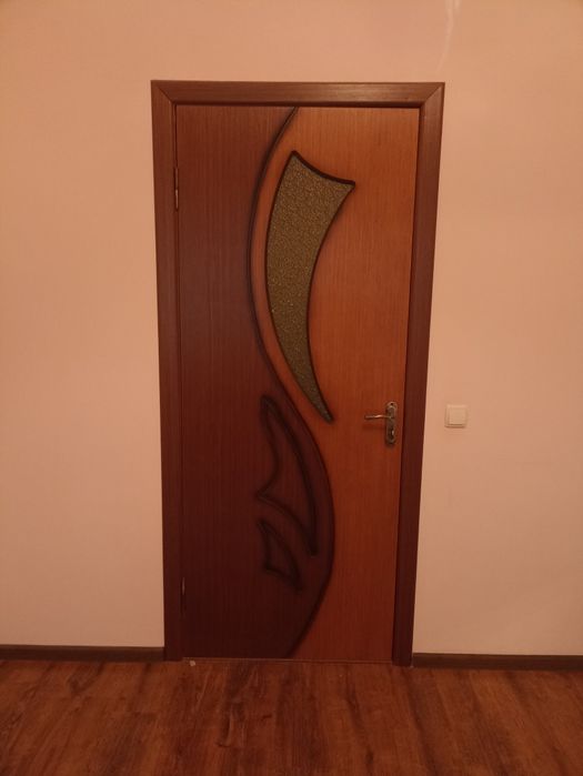 Двери межкомнатные 4шт.