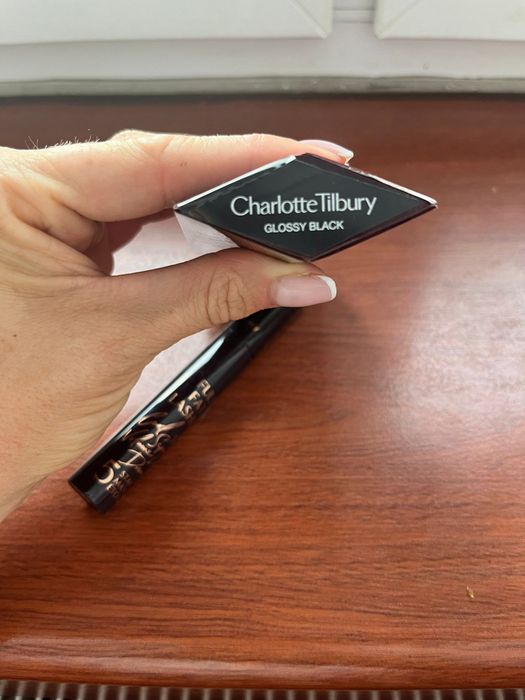 Tusz do rzęs Charlotte Tilbury Glossy black Nowy