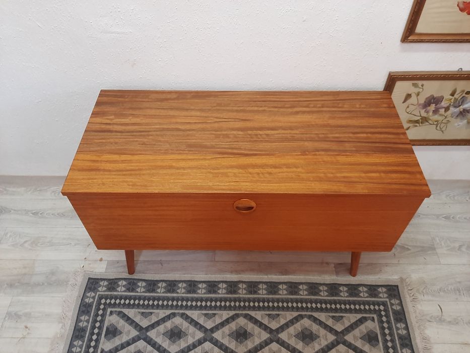 Wyjątkowa komoda Vintage – po renowacji, gotowa do nowego wnętrza!