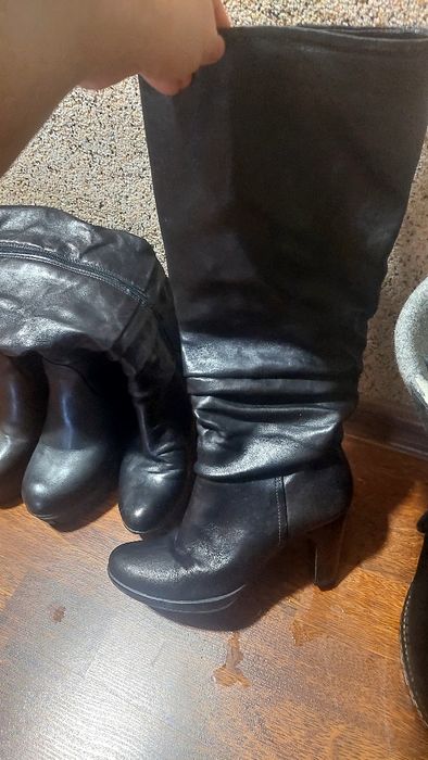 Лот жіночого взуття