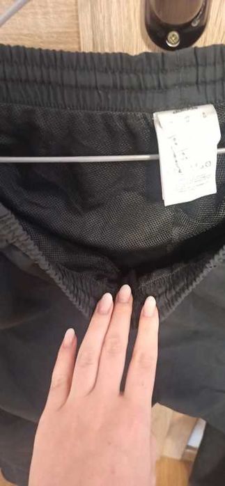 Męskie markowe spodnie adidas w rozmiarze M