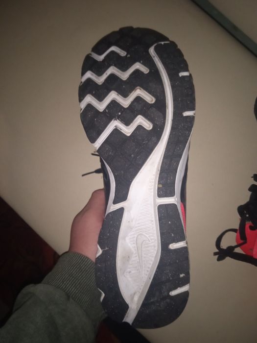 Продам кросівки Nike чоловічі