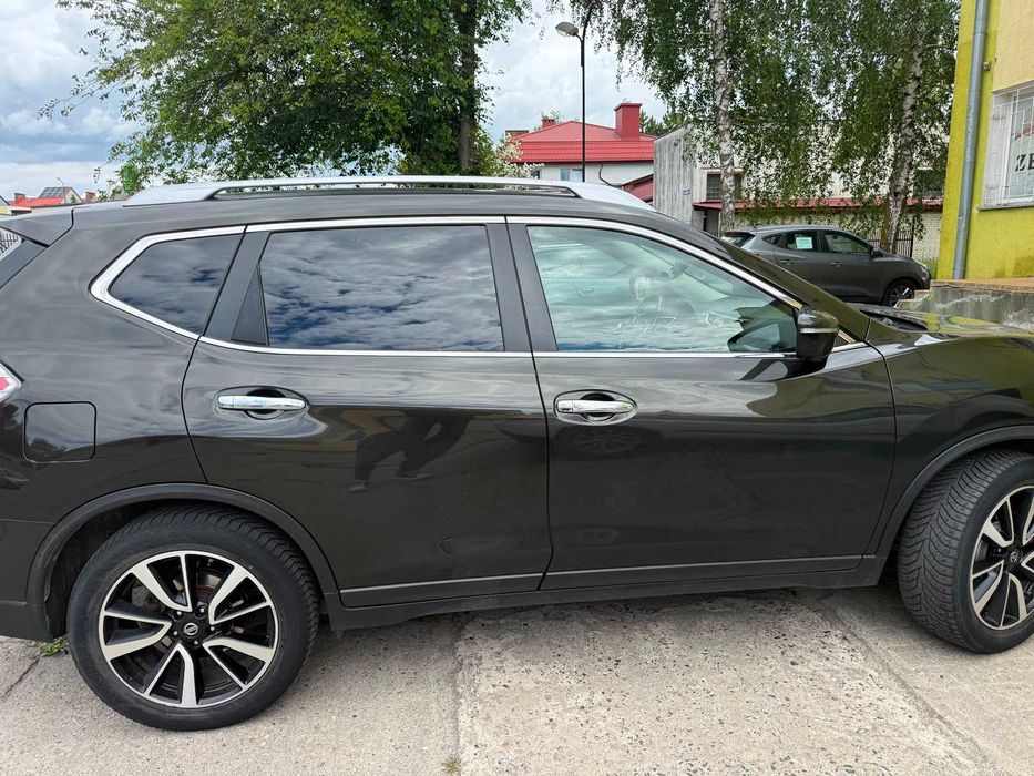 Samochód Nissan X-trail