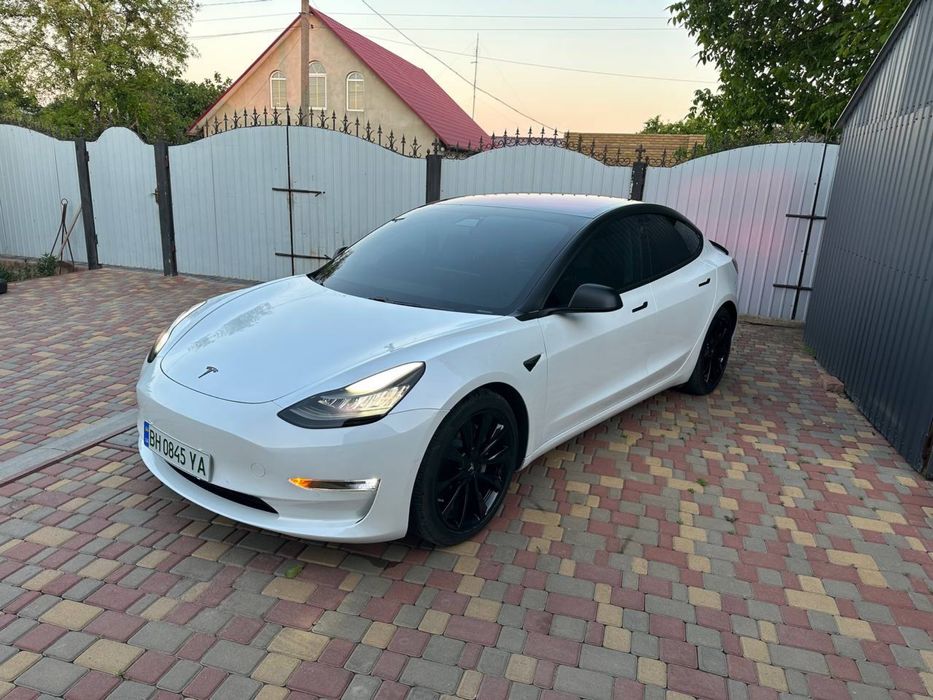 Tesla Model 3  Longe Range Dual Motor