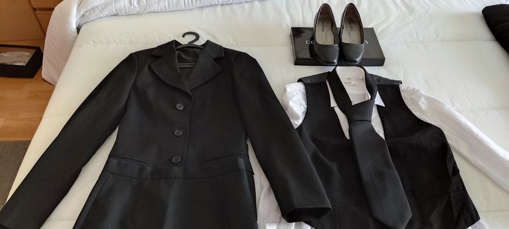 Traje acadêmico Feminino, completo, como novo (Copitraje)