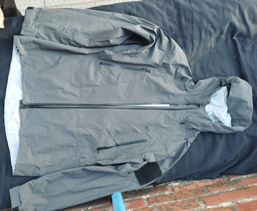 Куртка Helikon Squall Hardshell - Shadow Grey
Нова.