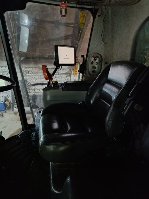 New Holland CR 8090  Повний привід 4х4.