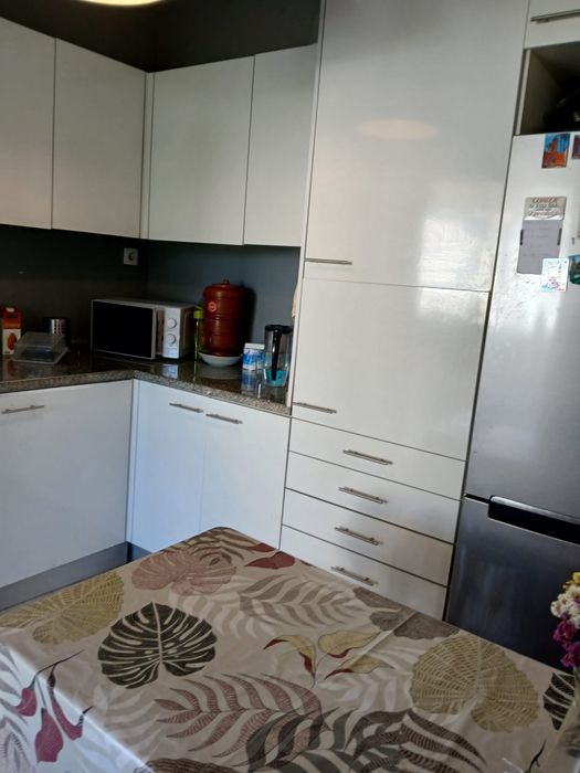 quarto 1 banheiro apenas o quarto no centro da Maia SO PARA MULHERES