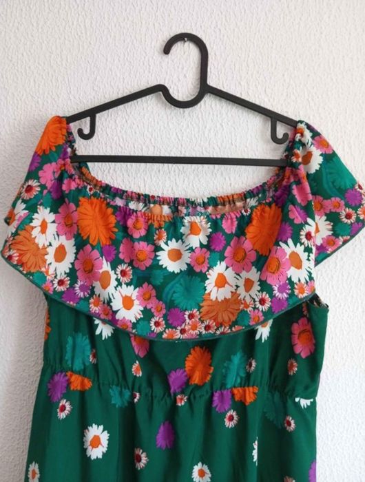 Vestido comprido verde com padrão floral tamanho 44