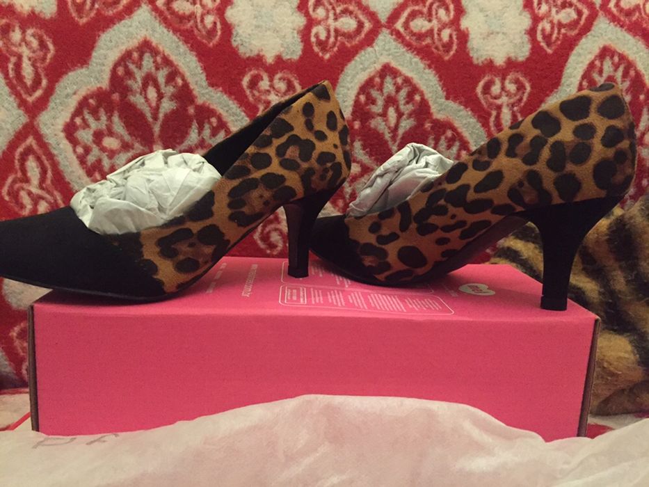 Sapatos Blanco leopardo e preto