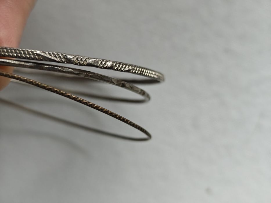 Trzy Bransoletki metalowe lub aluminiowe