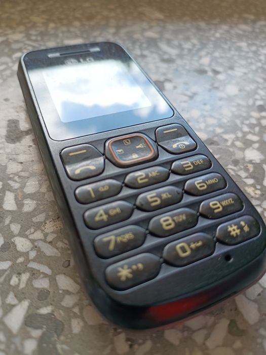Telefon LG-A100 Sprawny