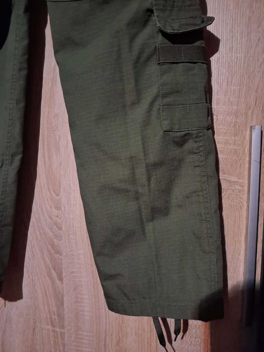 Spodnie khaki wojskowe