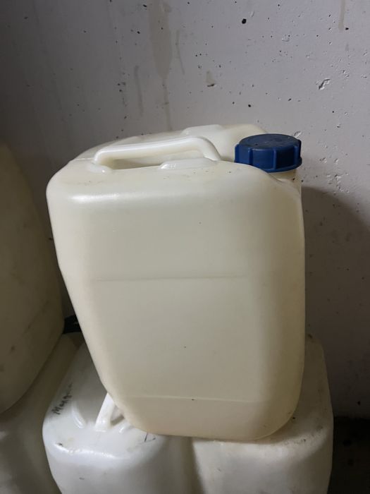 Пластикова каністра тара з під олії  20л ємність