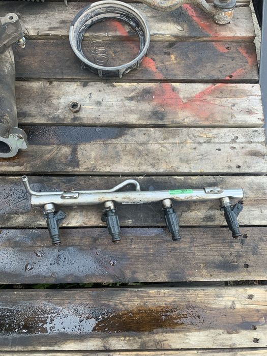 Впускной колектор рампа фосунки чери амулет chery amulet