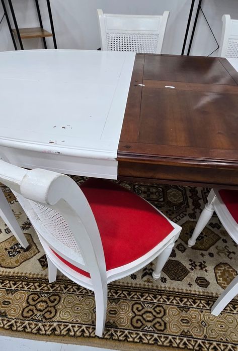 Mesa extensivel + 4 cadeiras