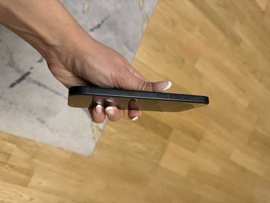 Iphone 15 preto com caixa