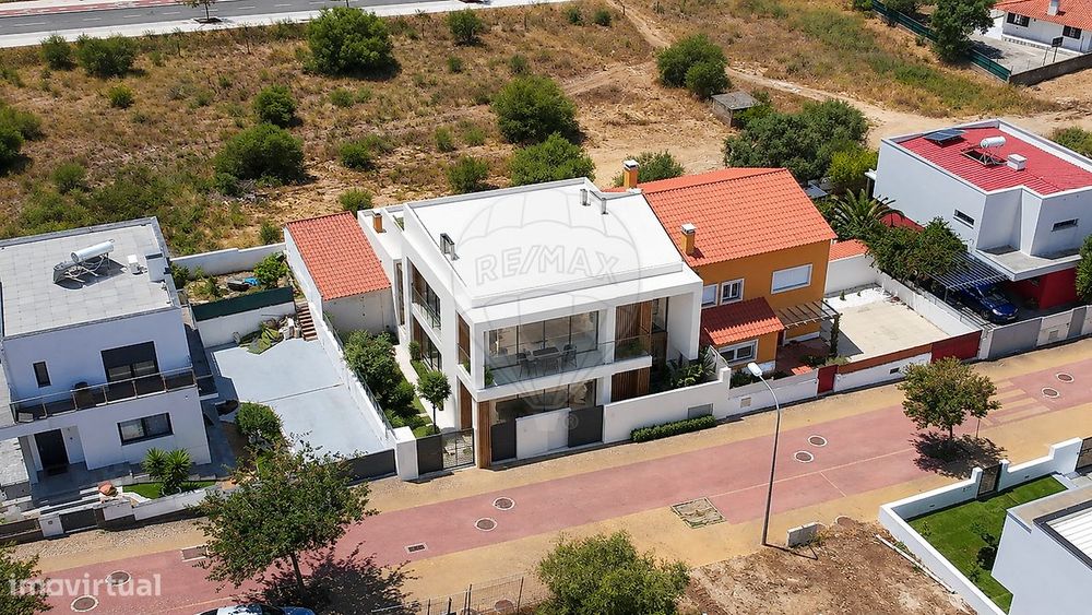 Moradia T4 para venda